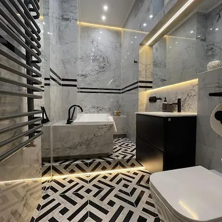 Crown Pearl - Wonderful Apartment, 110Scm, 4 Rooms Krakow Exterior photo